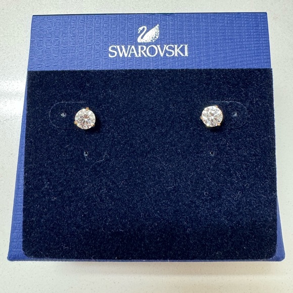 Swarovski Solitaire Stud Earrings - Picture 4 of 7